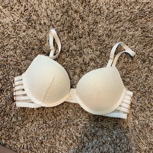 Victoria’s Secret push-up bra size 32A
